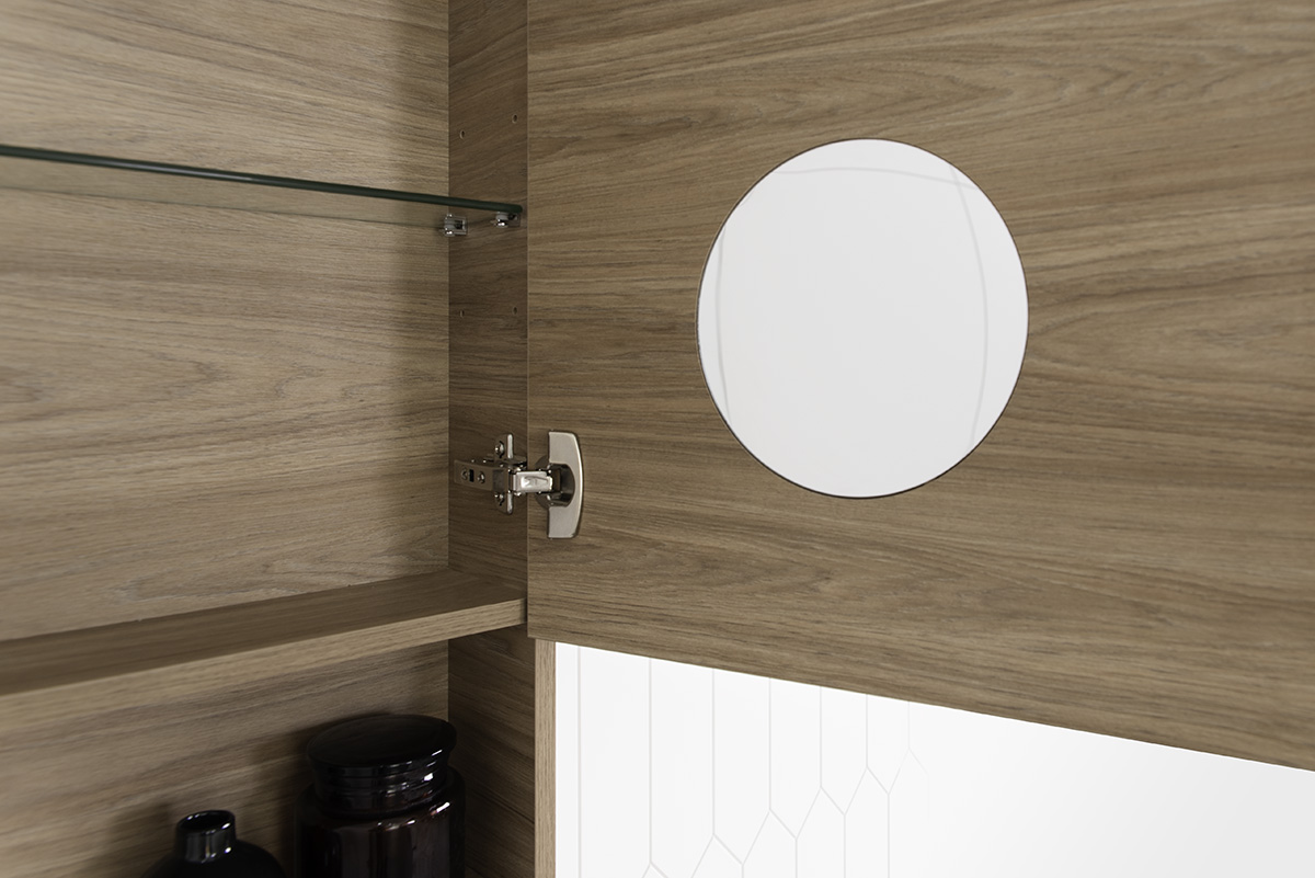 Internal Magnified Mirror