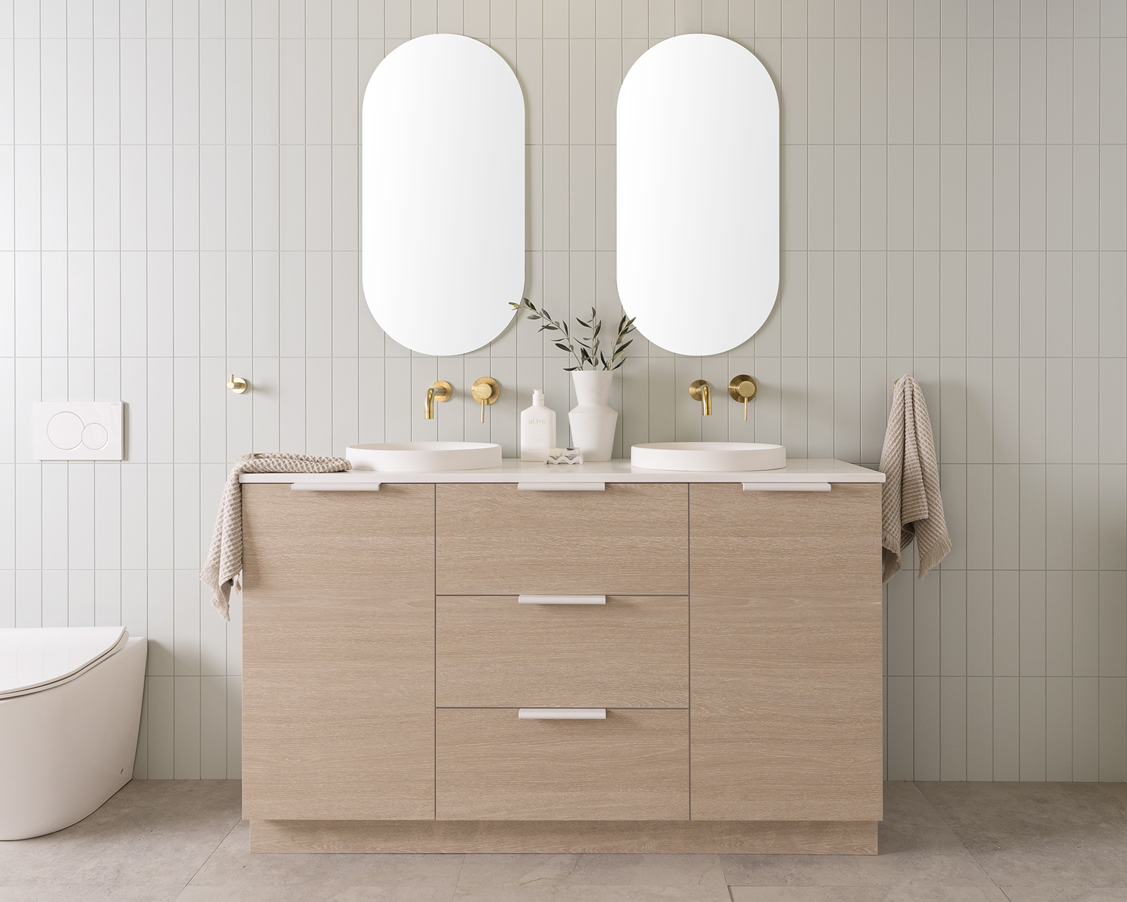 Glacier Hamper Vanity 1500 Dbl Coastal Oak Frost Front 4X5 Web