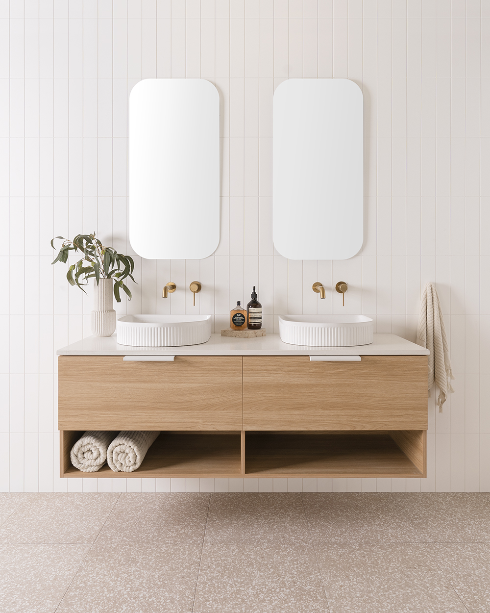 Glacier Shelf Slim 1500 Dbl Elegant Oak Organic White Blog