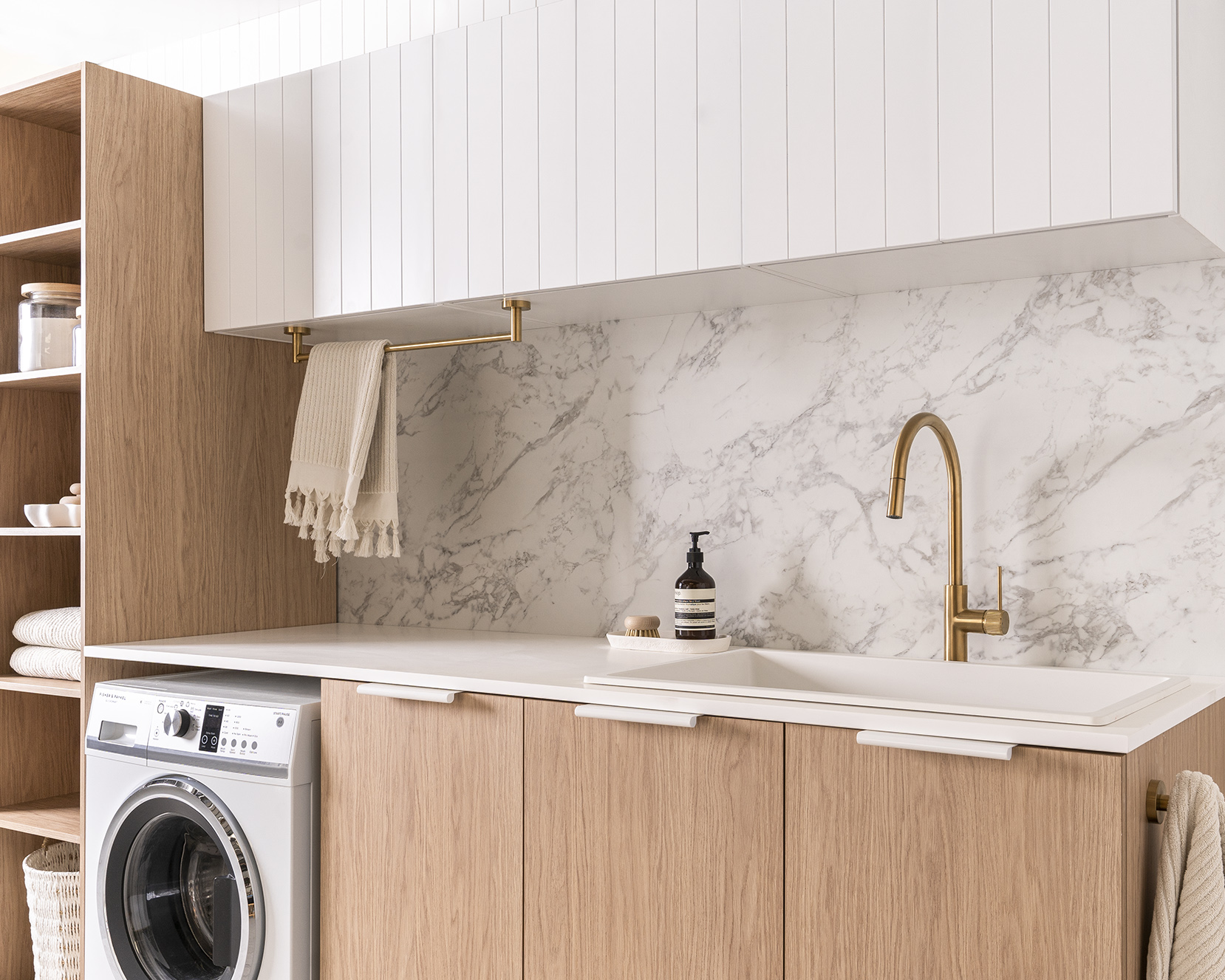 Decor & Classic Boston Oak Angle Crop 4X5 Web