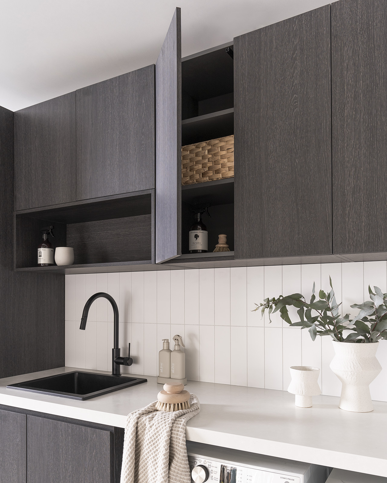 Decor Estella & Alabaster Open Wall Cab 4X5 Web