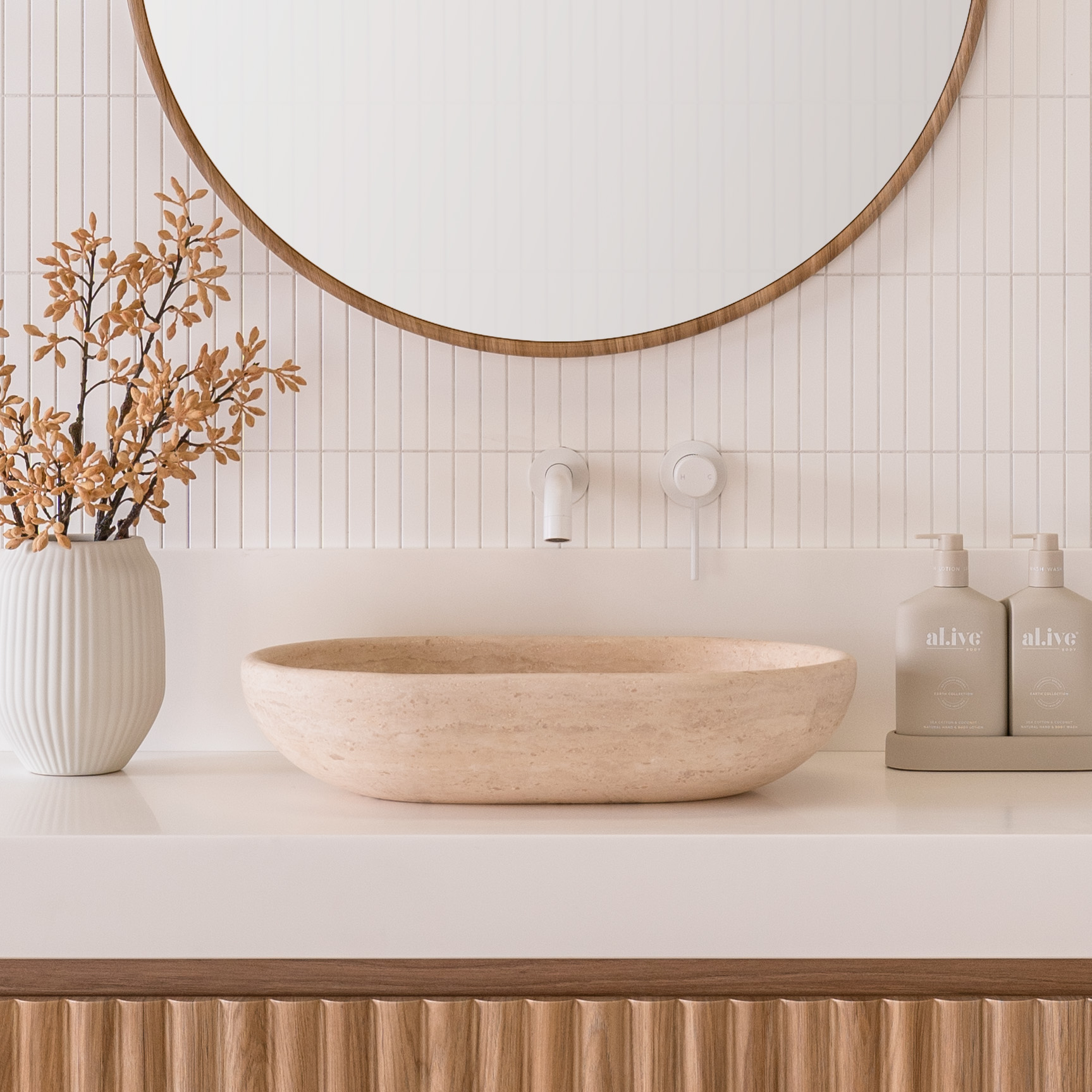 Harper 1130 Prime Oak Portrait Front Ollie 1X1 Web (1)